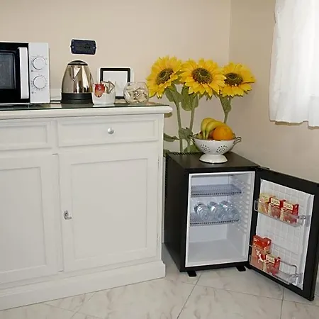 Bed and Breakfast Life 4*