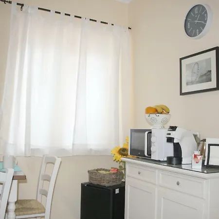 Life Bed and Breakfast 4*