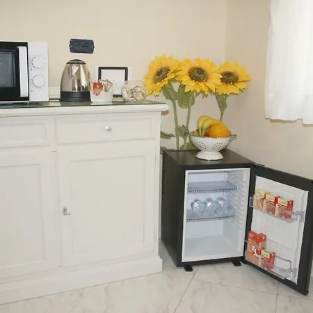 Life Nocleg ze śniadaniem Pompeja