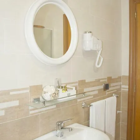 Life Bed and Breakfast 4*