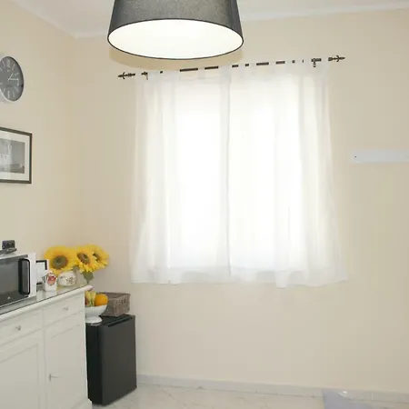 Bed and Breakfast Life 4*